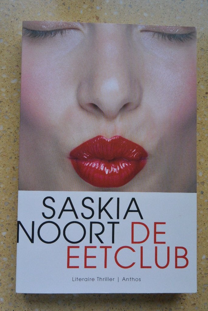 De eetclub - Saskia Noort - Thriller - Gratis, Boeken, Saskia Noort, Ophalen of Verzenden, Zo goed als nieuw, Nederland