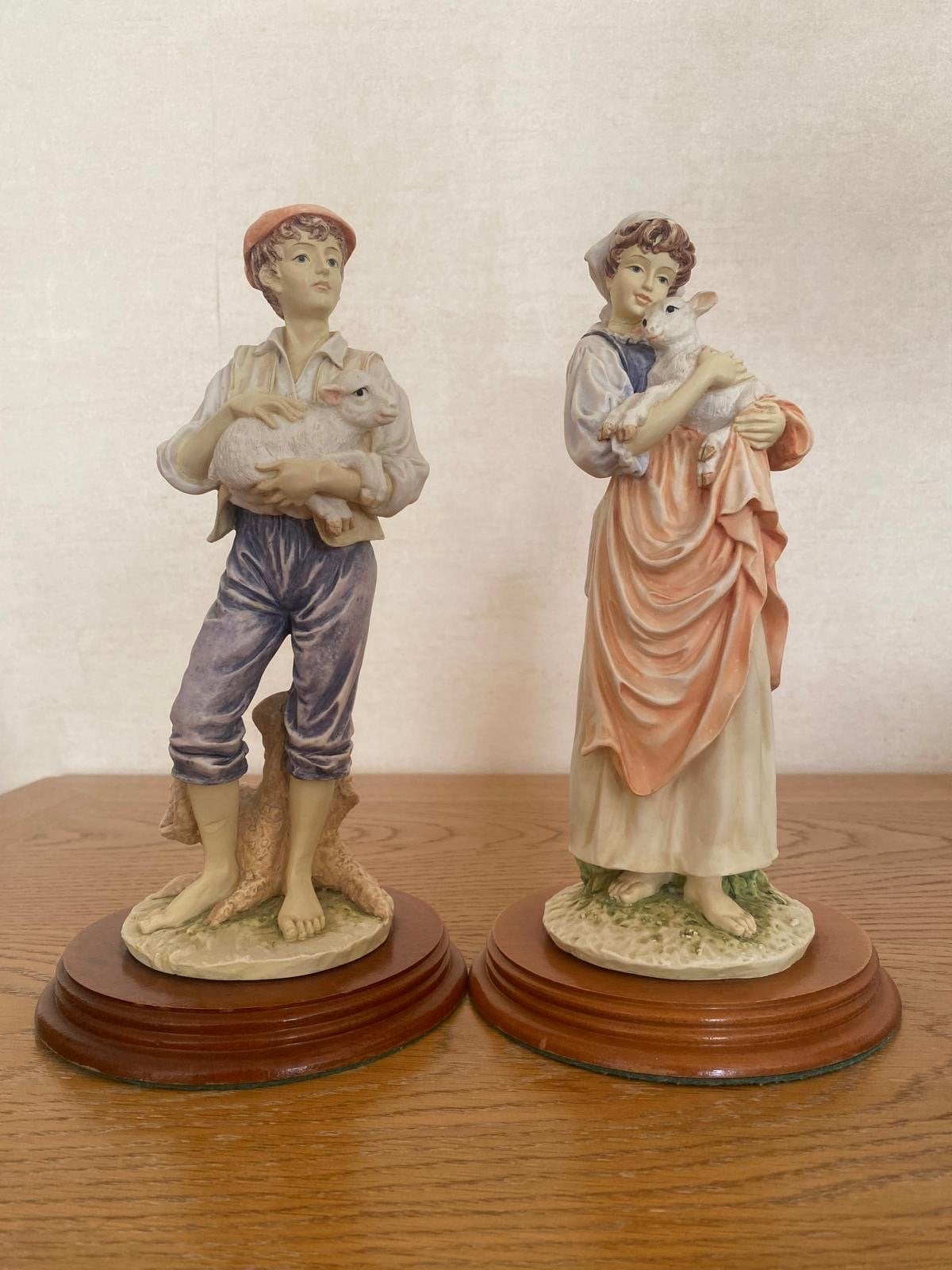 Leonardo Beeldjes: Herder met Lammeren (set van 2), Ophalen, Zo goed als nieuw, Mens