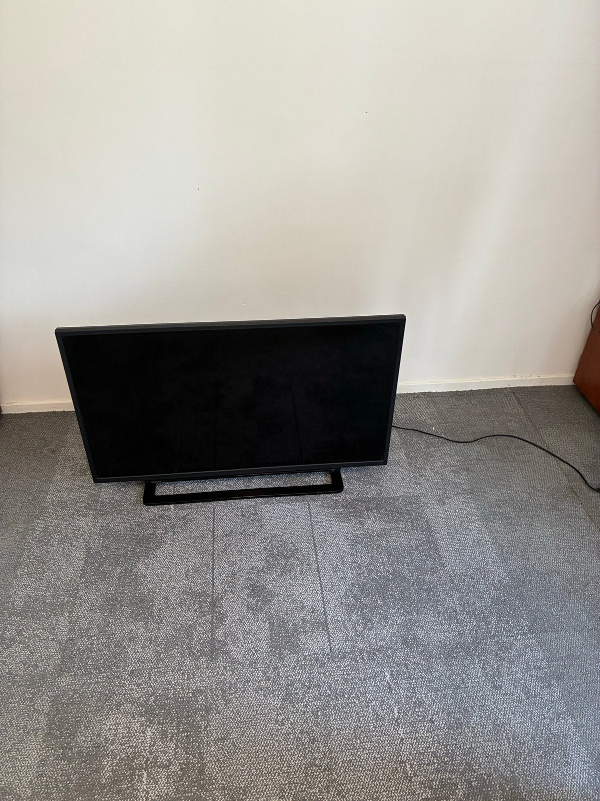 Toshiba 40L1531DG LED-LCD 40” TV - met afstandsbediening, Ophalen, 50 Hz, LCD, 100 cm of meer