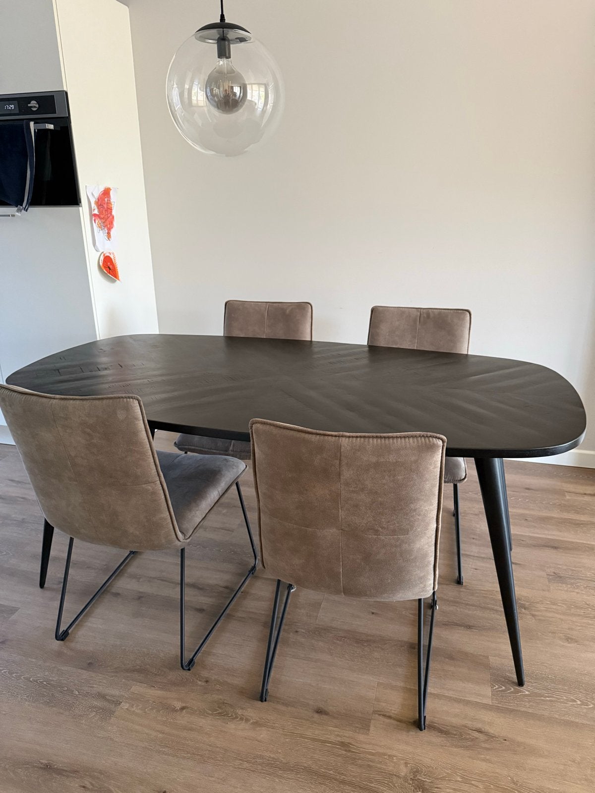 Eettafel Naomi Deens Ovaal Zwart Mangohout 180x100cm, Huis en Inrichting, Tafels | Eettafels, Ophalen, 100 tot 150 cm, Zo goed als nieuw