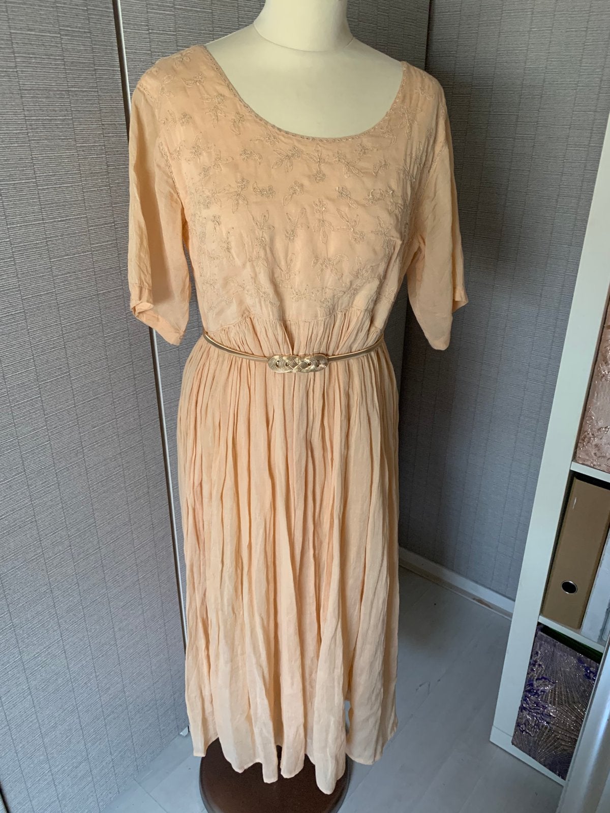Zalmroze lange jurk maat L, Kleding | Dames, Jurken, Maat 42/44 (L), Ophalen of Verzenden, Roze, Gedragen