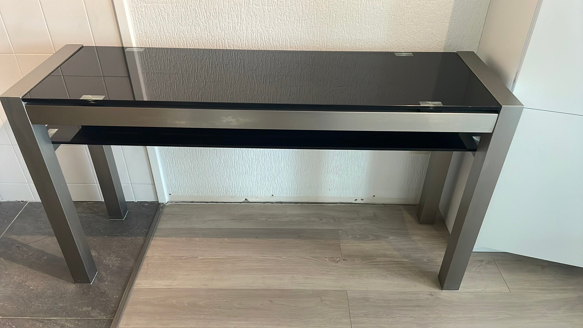 Rvs met glas side table, Huis en Inrichting, Tafels | Sidetables, Ophalen, Glas, Zo goed als nieuw, 25 tot 50 cm