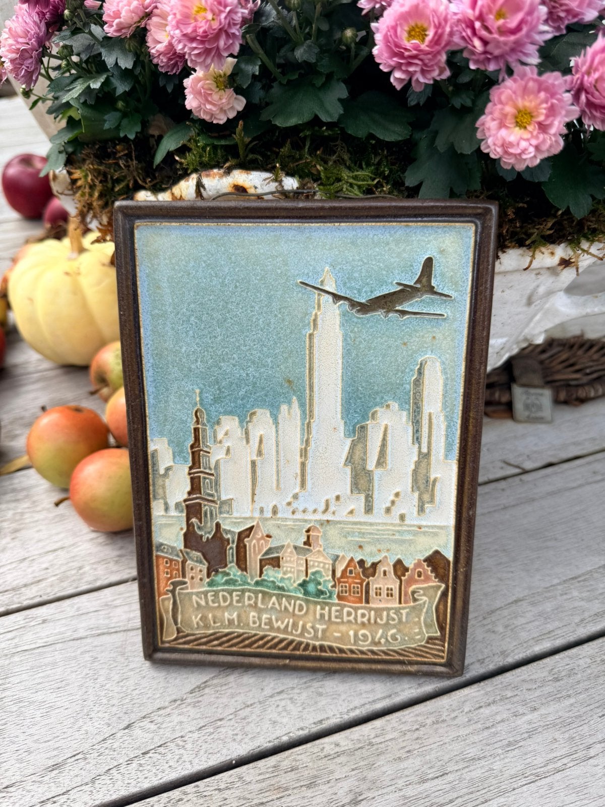 Porseleine Fles KLM Cloisonne tegel 16x20 cm puntgaaf 1946, Ophalen