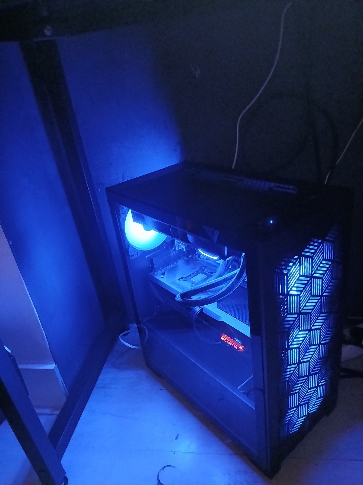 gaming setup. LEES DE BESCHIJVING VOOR ALLE INFOMATIE !!, Computers en Software, Desktop Pc's, Zo goed als nieuw, 4 Ghz of meer