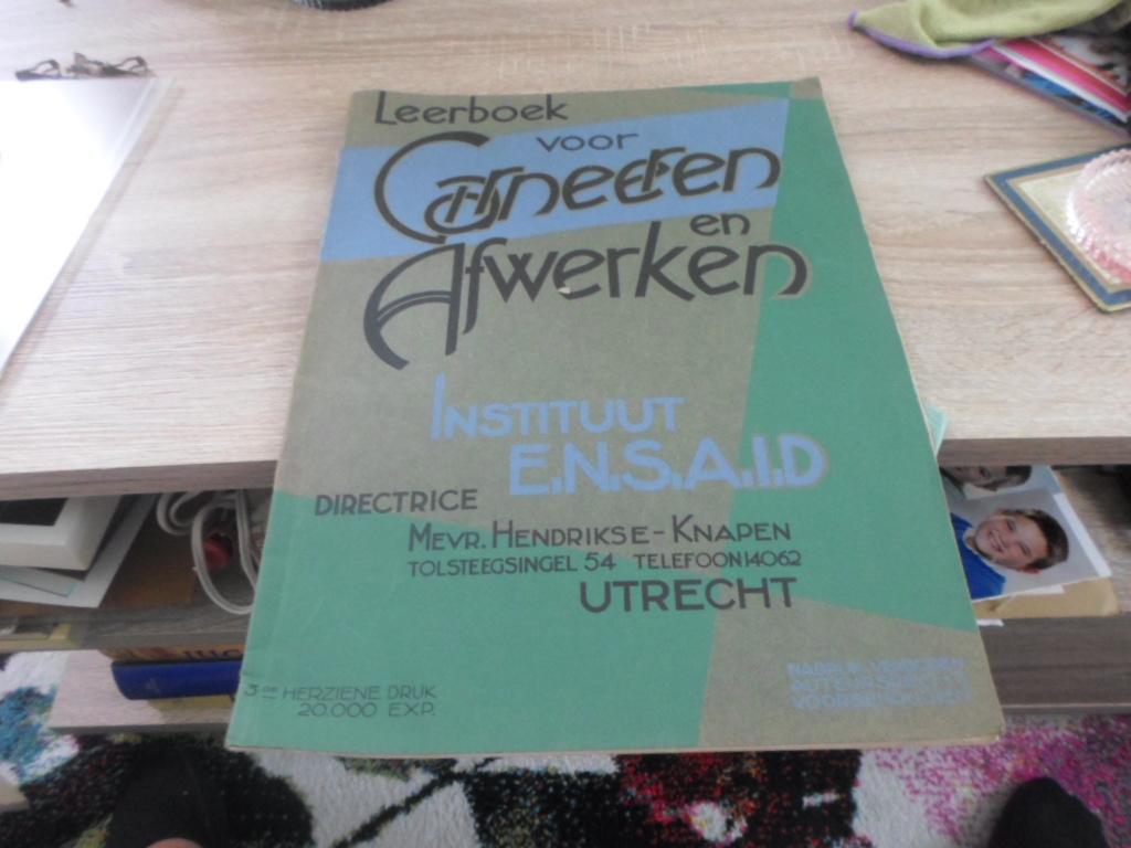 Leerboek voor Garneeren en afwerken E.N.S.A.I.D.(1930), Ophalen of Verzenden, Gelezen, Mode algemeen