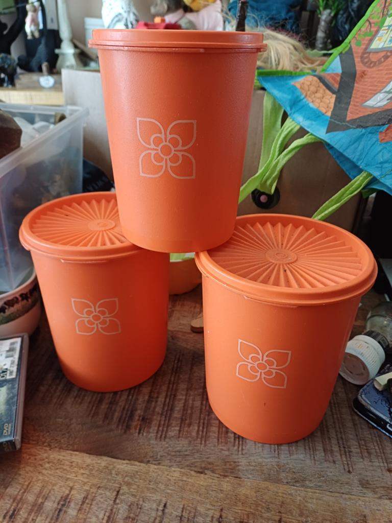 Retro tuperware  oranje  vooraad bussen, Huis en Inrichting, Keuken | Tupperware, Ophalen of Verzenden, Oranje