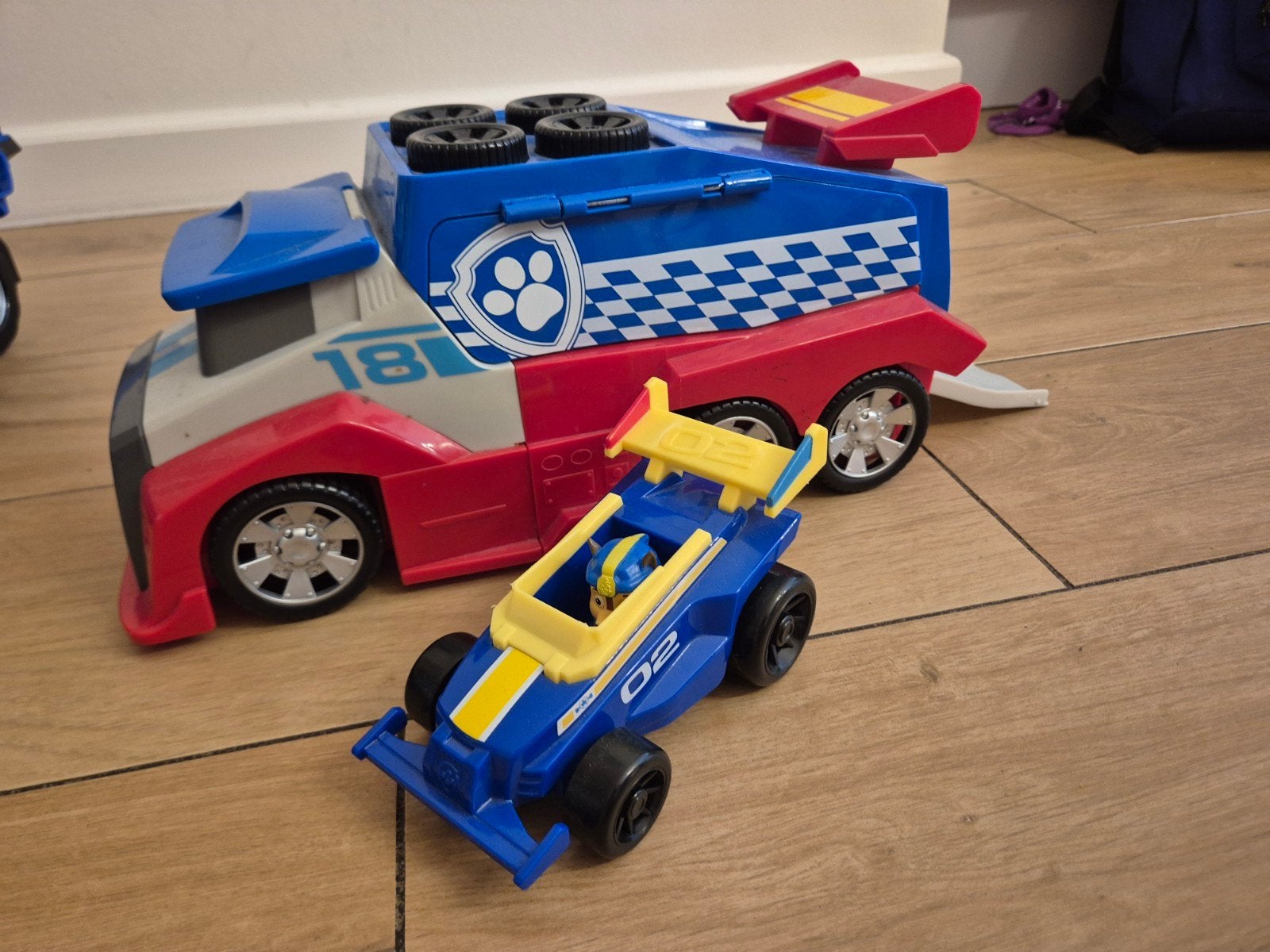 Paw Patroller met raceauto Chase - Paw Patrol, Ophalen of Verzenden, Gebruikt