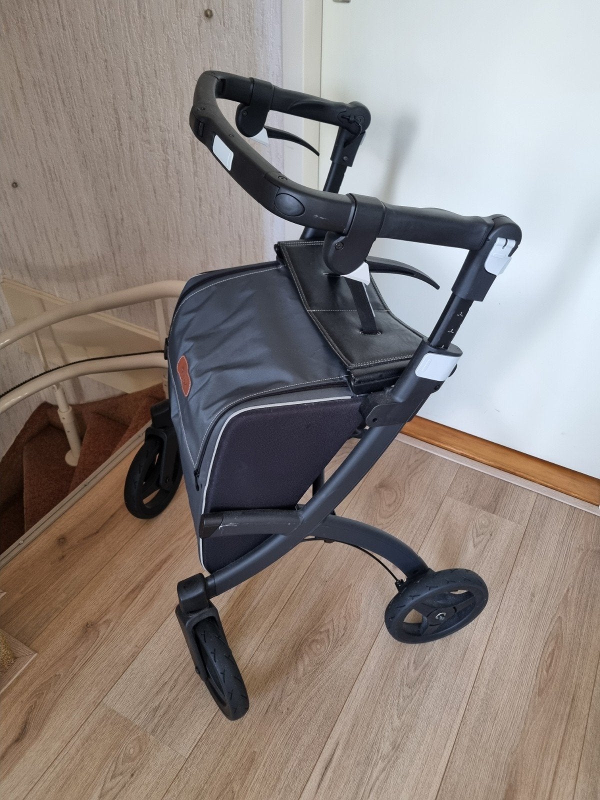 rollator zwart, Ophalen, Zo goed als nieuw