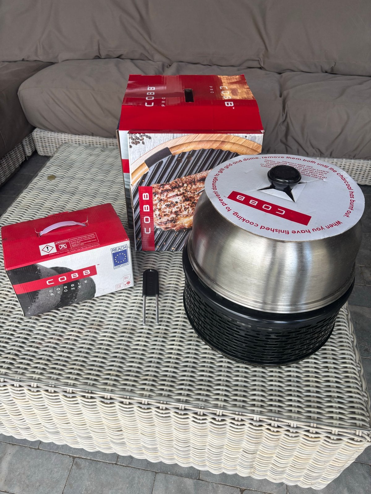 COBB Pro BBQ met grilrek en kolen - gloednieuw, Tuin en Terras, Ophalen, Nieuw