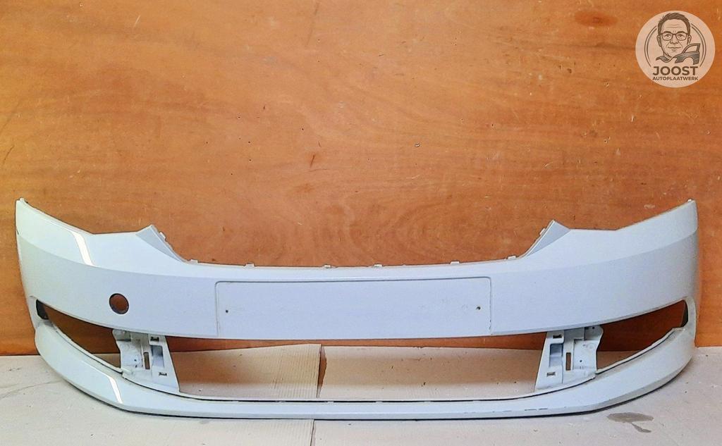 Voorbumper orgineel Skoda Fabia III 2014-2018 6V0807221, Auto-onderdelen, Gebruikt, Voor, Herkomst onderdeel bekend, Ophalen of Verzenden