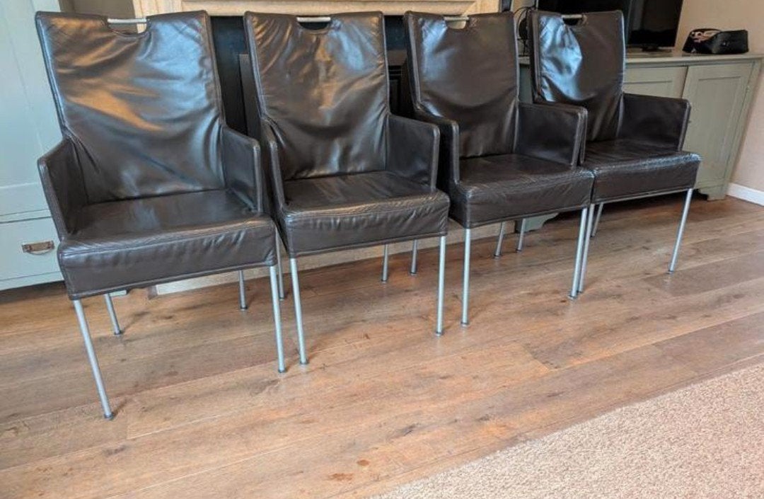 4 lederen eetkamerstoelen met armleuning. Fauteuils
Industri, Huis en Inrichting, Stoelen, Ophalen, Gebruikt, Bruin, Leer