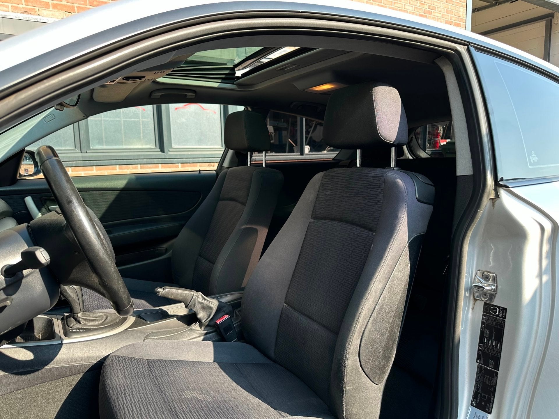 BMW 1-serie 118i|Automaat|Schuifdak|Pdc|xenon|Stoelv.warming, Auto's, BMW, 4 stoelen, 1265 kg, Euro 4, 670 kg