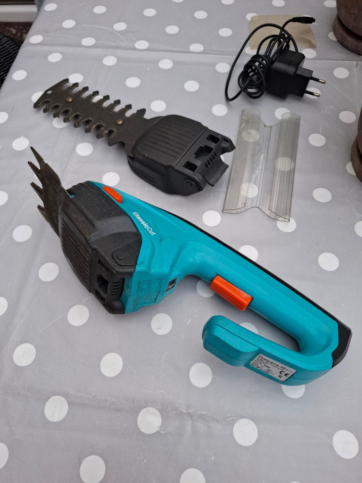 Gardena ClassicCut Accu Grasschaar/Buxusschaar met lader, Ophalen of Verzenden, Gebruikt, Accu, Gardena