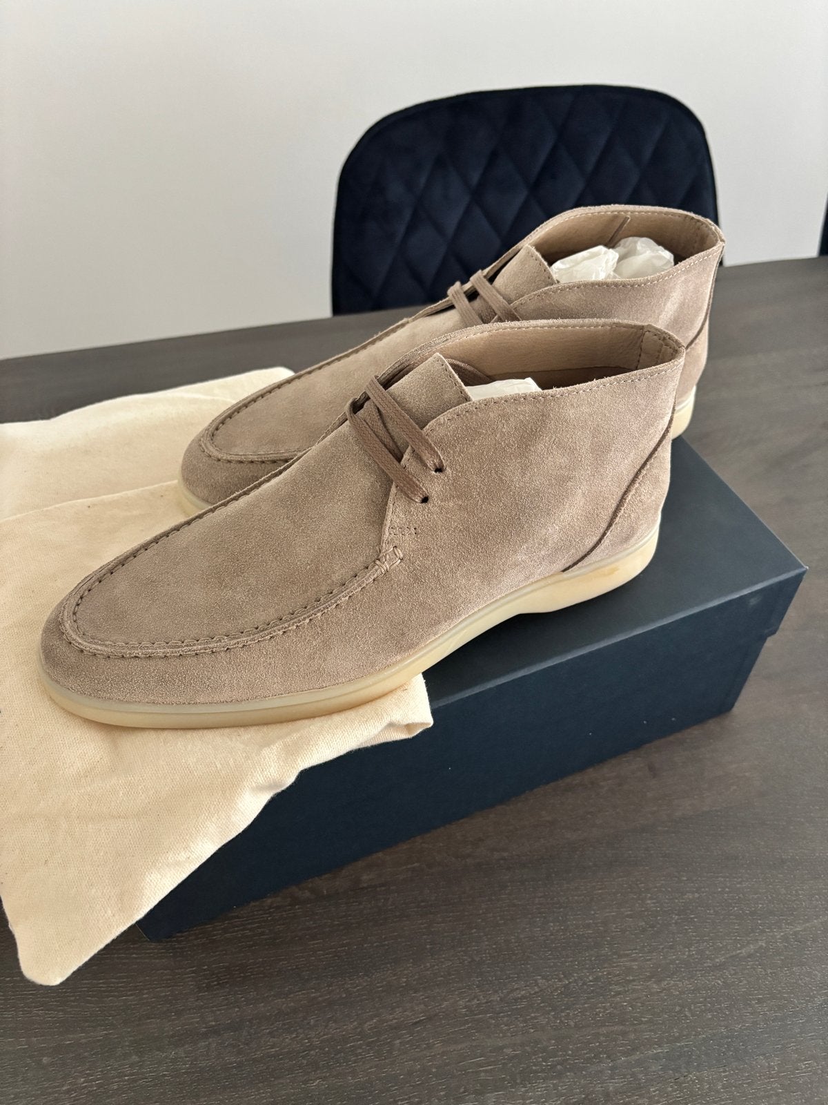 Suitsupply suède chukka boots - Nieuw 42, Ophalen of Verzenden, Nieuw, Overige kleuren, Boots