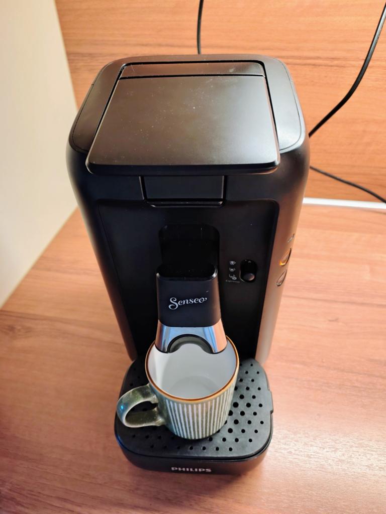 Philips Senseo en waterkoker 1 liter, Afneembaar waterreservoir, Gebruikt, Ophalen of Verzenden, Koffiepads en cups