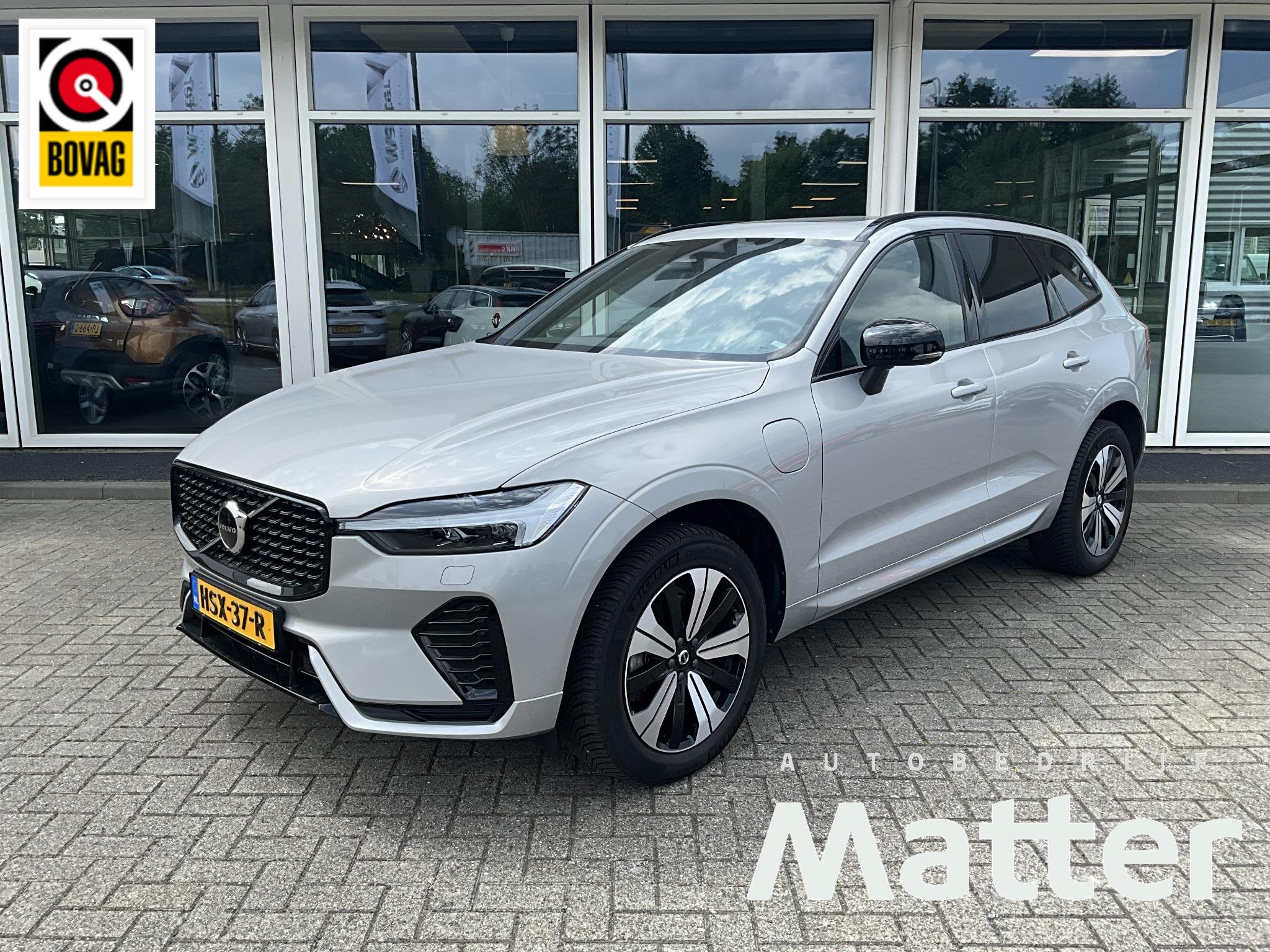 Volvo XC60 2.0 T6 Plug-in hybrid AWD Plus Dark Zwarte Hemel, Auto's, Volvo, Automaat, 12 maanden, Stof, Gebruikt