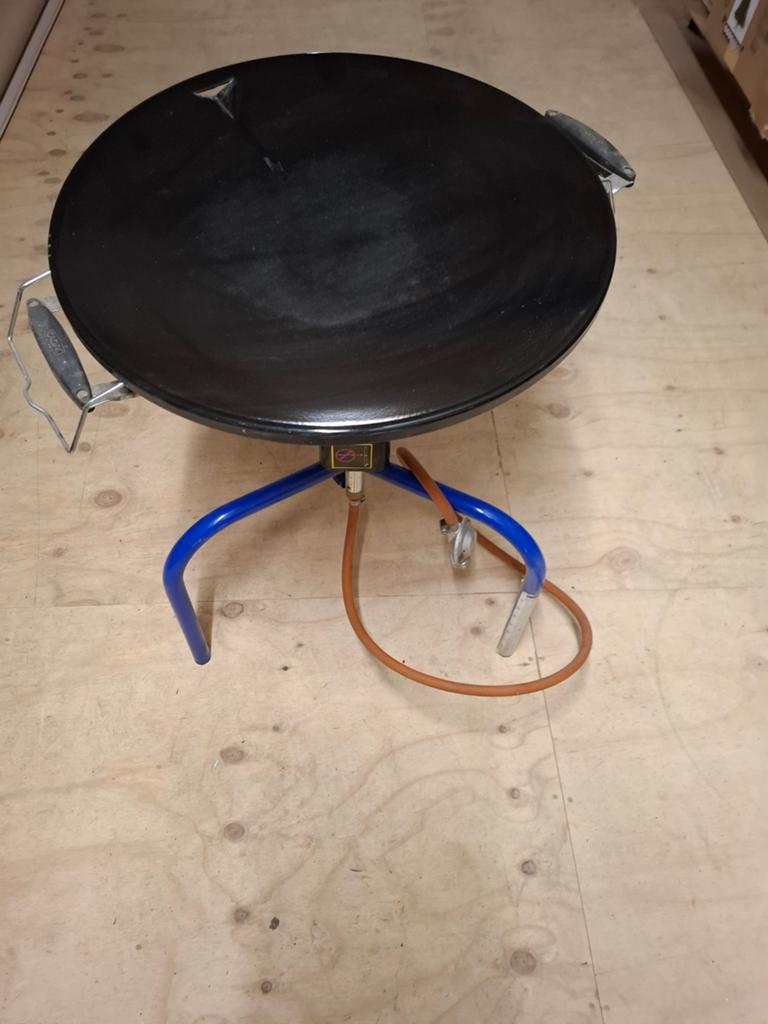 Skottelbraai met Gasbrander en Onderstel, Ophalen, Gebruikt, Onbekend