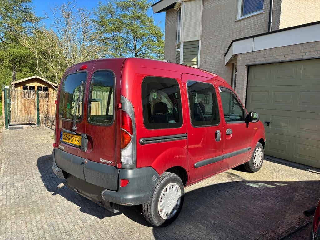 Renault Kangoo 1.4 Rood rolstoelauto rolstoel bestelauto, Auto's, Renault, Stof, 40 €/maand, 4 cilinders, Origineel Nederlands