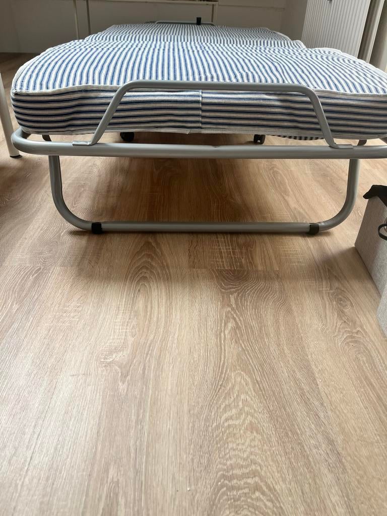 Klapbed met matras, Huis en Inrichting, Ophalen, Gebruikt, Eenpersoons, Overige maten