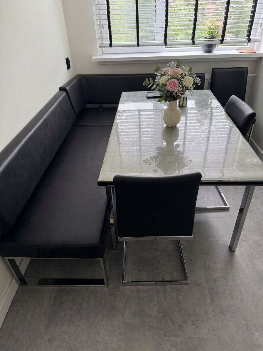 Eettafel met zitbank, 2 stoelen  – Zo goed als nieuw, Ophalen of Verzenden, Gebruikt, 4 tot 6 stoelen