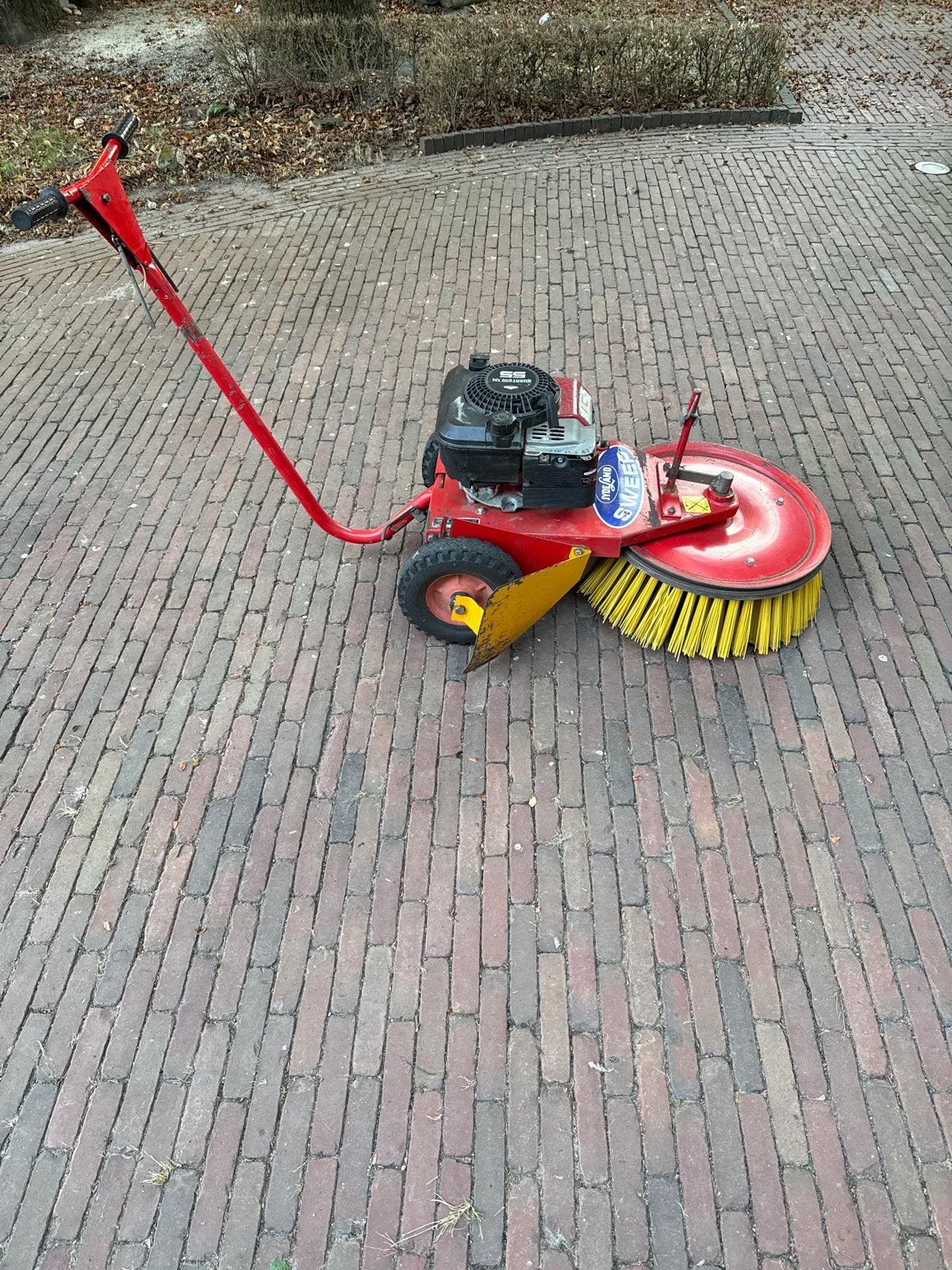 J.Y. Sweep veegmachine - Krachtige benzine veger, Ophalen, Gebruikt