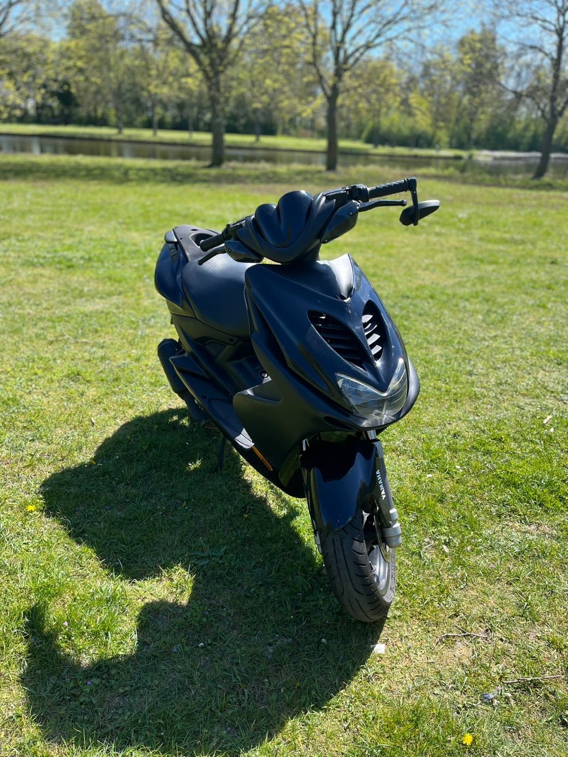 Yamaha Aerox 50cc 2-takt – 2011 – Volledig origineel, Fietsen en Brommers, Scooters | Yamaha, Ophalen, Zo goed als nieuw, Tweetakt