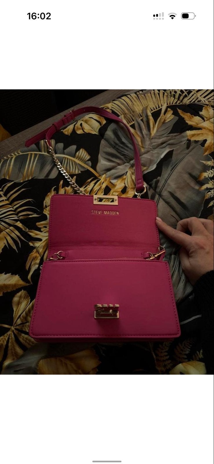 Steve Madden Schoudertasje - Felroze met gouden details, Ophalen of Verzenden, Nieuw, Roze, Schoudertasje