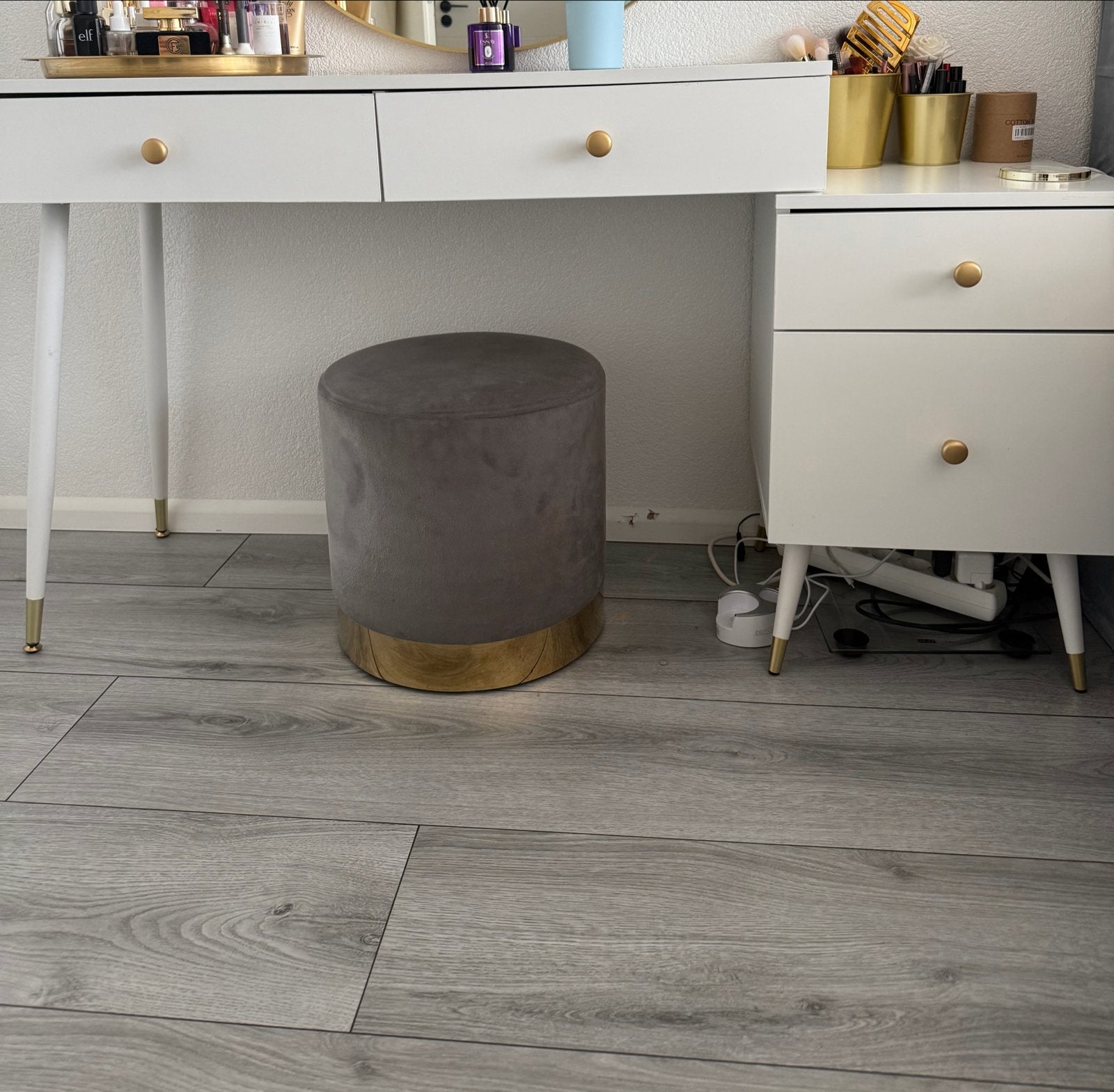 Witte make-up tafel met gouden accenten en krukje, 100 tot 150 cm, Ophalen of Verzenden, Zo goed als nieuw, Minder dan 100 cm