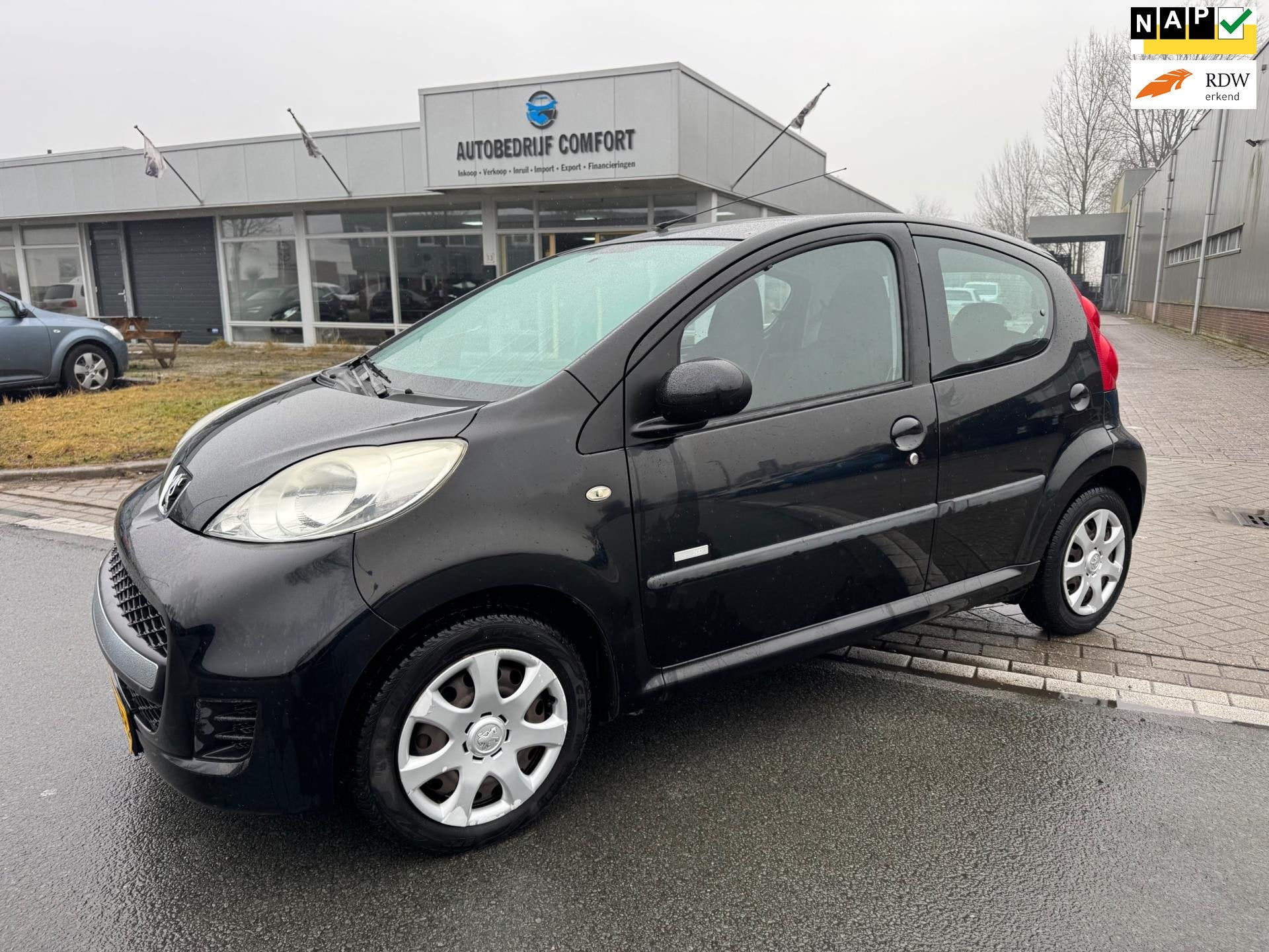 Peugeot 107 1.0-12V Millesim 200, Auto's, Voorwielaandrijving, Euro 5, Gebruikt, Zwart