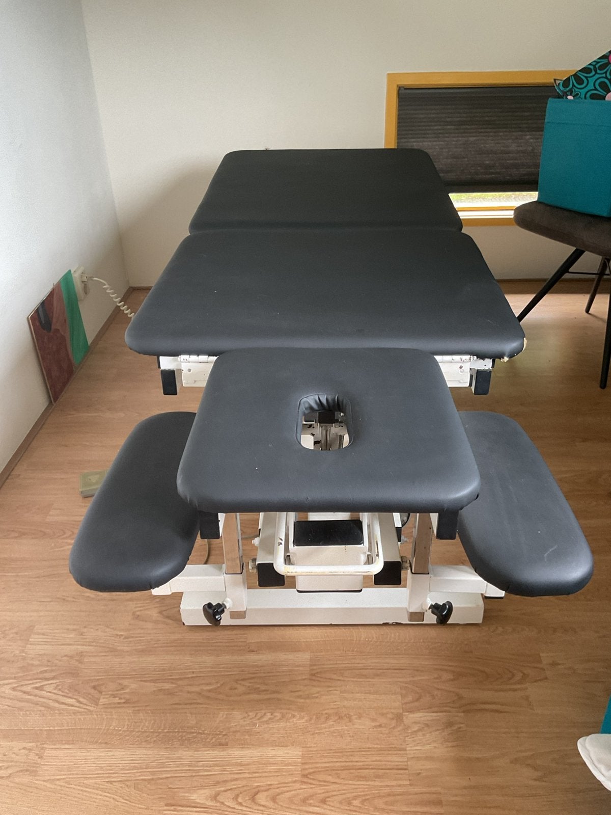 Electrische behandeltafel/ massagetafel, Ophalen, Gebruikt, Massagetafel
