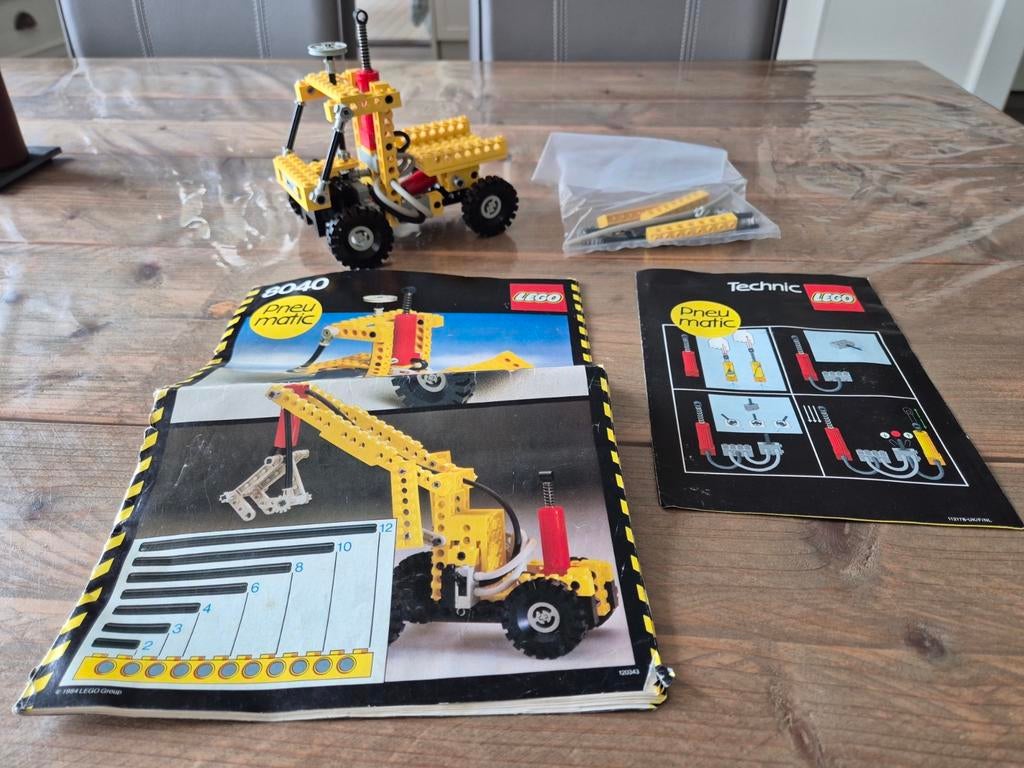 Lego Technic Pneumatic 8040 met instructieboekjes, Ophalen of Verzenden