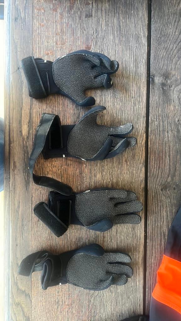 Magic marine handschoenen maat xs( 2 paar), Ophalen of Verzenden, Zo goed als nieuw, Kind, Overige typen