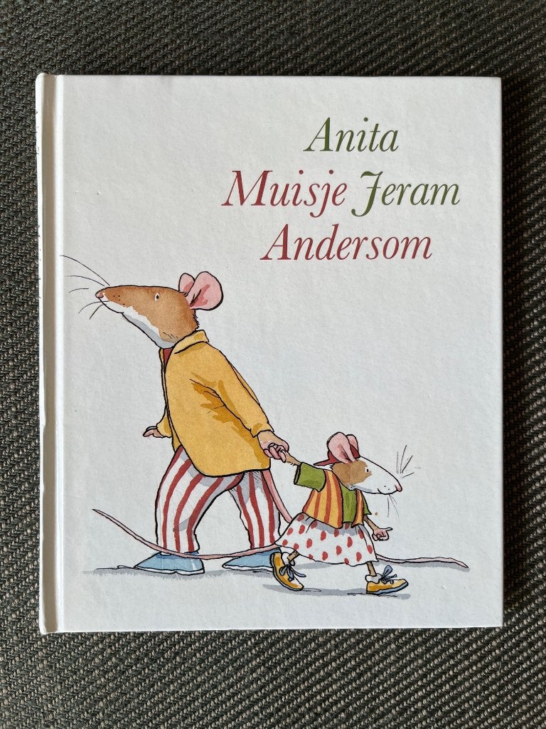Anita Jeram - Muisje Andersom. (Hardcover), Boeken, Fictie algemeen, Ophalen of Verzenden, Zo goed als nieuw, Voorleesboek