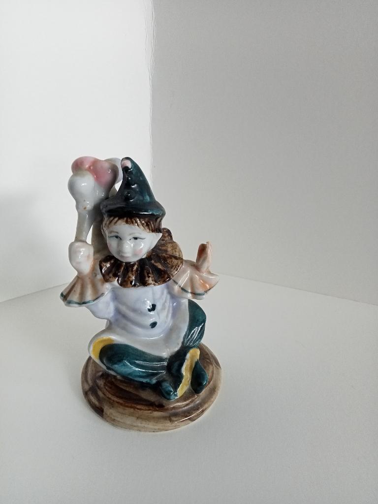 porselein zttende clown mooi gaaf beeldje  11 cm hoog, Verzamelen, Beelden en Beeldjes, Ophalen of Verzenden, Zo goed als nieuw
