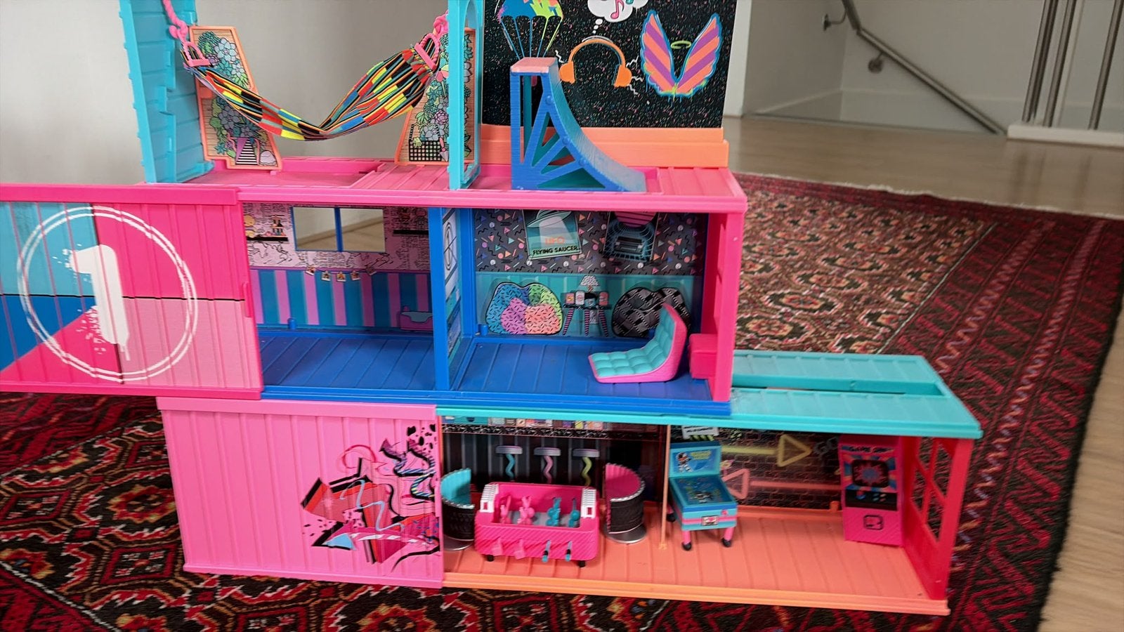 Poppenhuis/ L.O.L suprise house, Ophalen, Gebruikt, Barbie