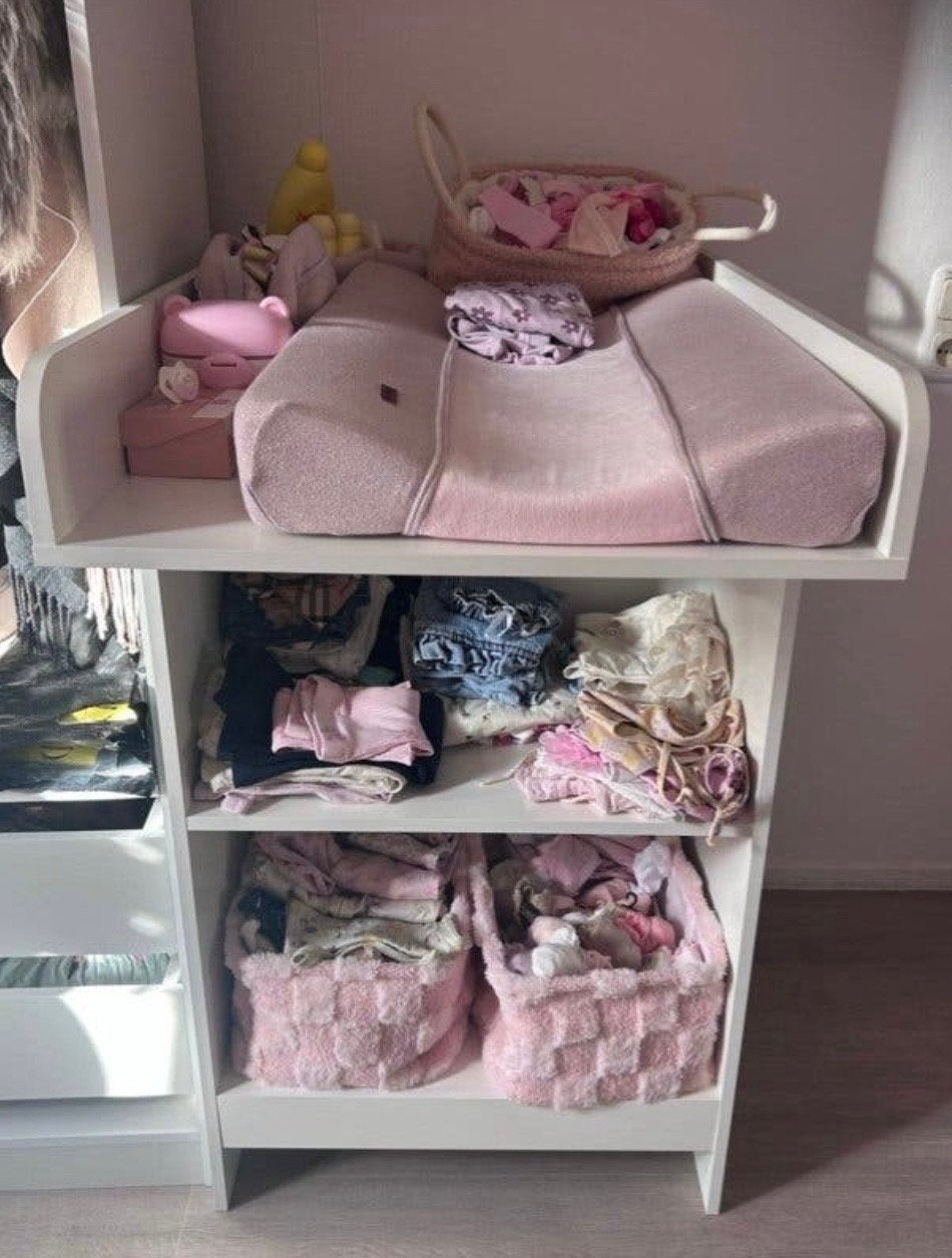 Smalle commode, 8 maanden oud, zo goed als nieuw, Minder dan 75 cm, 50 tot 70 cm, Ophalen of Verzenden, Zo goed als nieuw