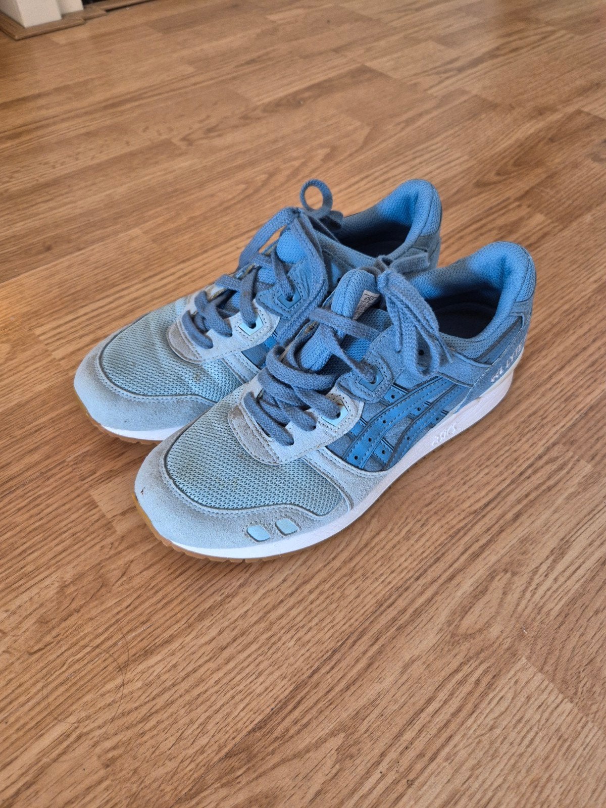 Sneakers • Asics • Maat 40,5, Ophalen of Verzenden, Zo goed als nieuw, Blauw, Sneakers of Gympen