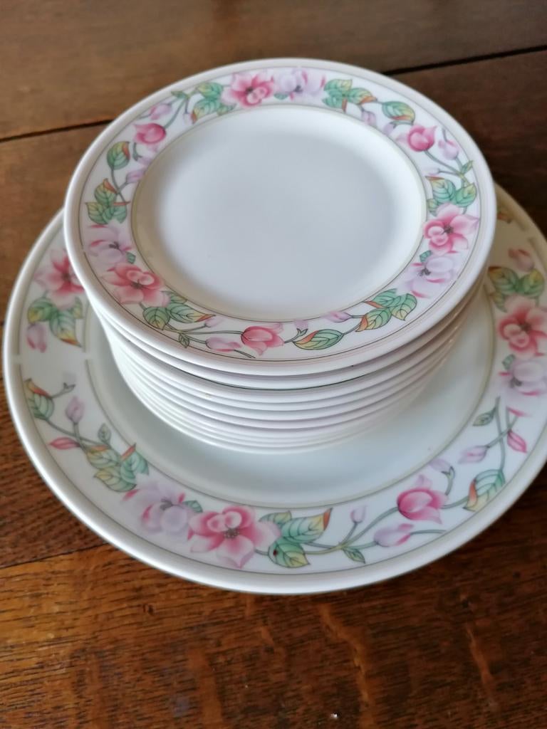 Gebakservies Graf von Henneberg - Bloemmotief, Huis en Inrichting, Keuken | Servies, Gebruikt, Ophalen of Verzenden, Bord(en)