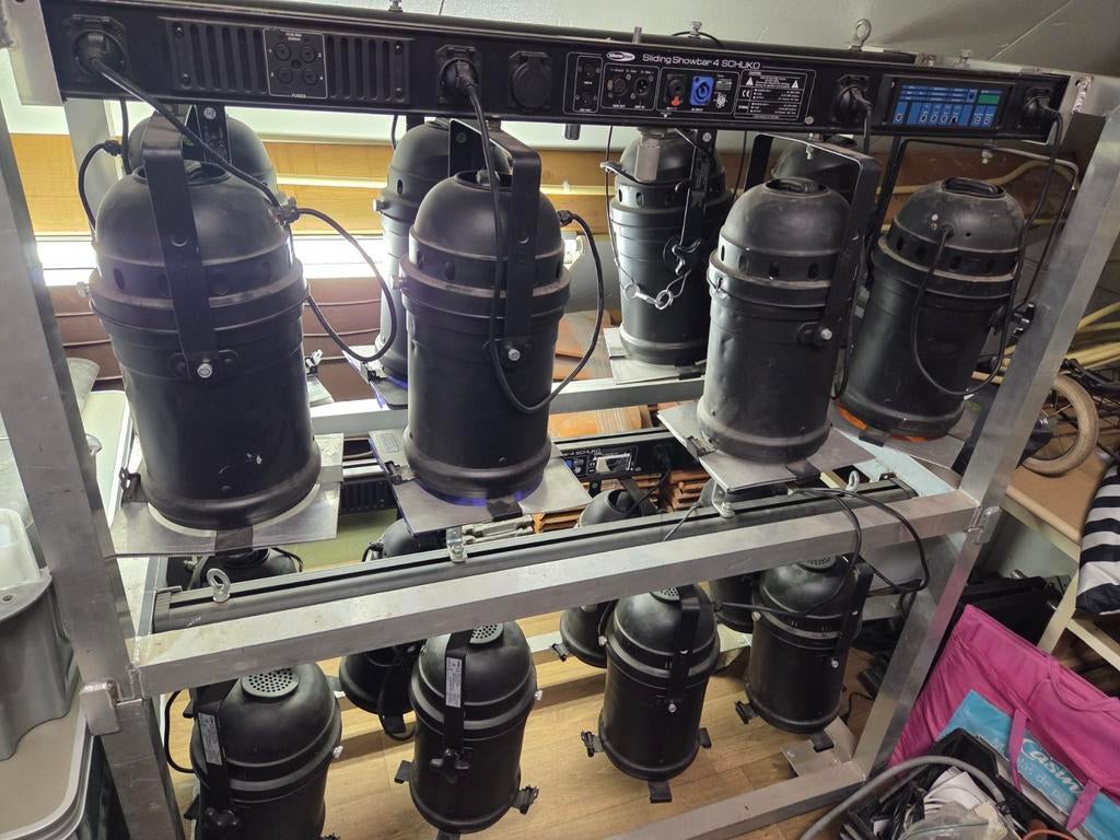 Showtec Sliding Showbar 4 SCHUKO met PAR-lampen, Ophalen, Gebruikt