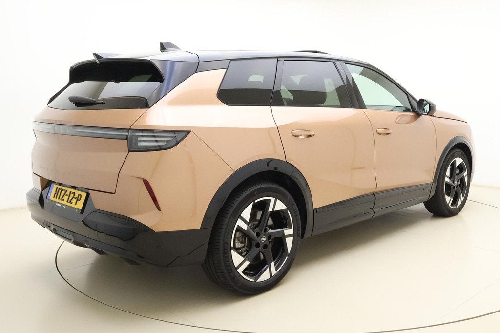 Opel Grandland Electric GS 73 kWh DEMO VOORDEEL € 10.500 |, Auto's, Stof, Gebruikt, 213 pk, Bruin