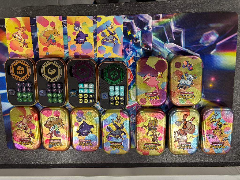 Pokemon toernooi dice pakket blikken set, Ophalen of Verzenden, Gebruikt