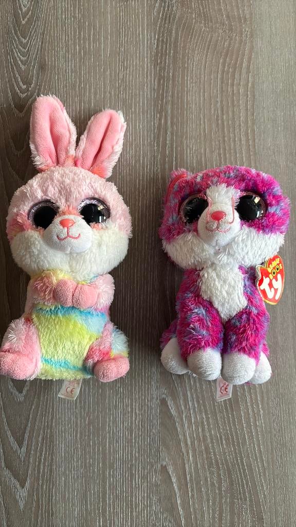 2xTy knuffels 15cm (konijn en kat) z.g.a.n., Konijn, Ophalen of Verzenden, Zo goed als nieuw, Roze