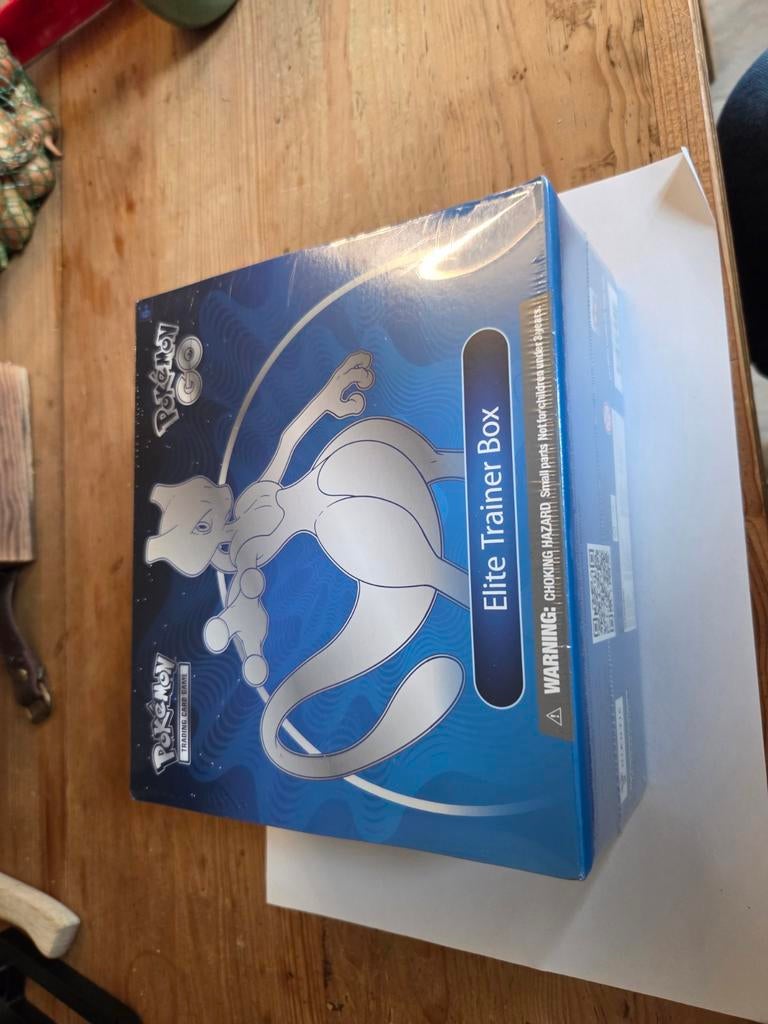 Pokémon GO Elite Trainer Box Mewtwo - Nieuw en Geseald, Ophalen of Verzenden, Nieuw, Overige typen