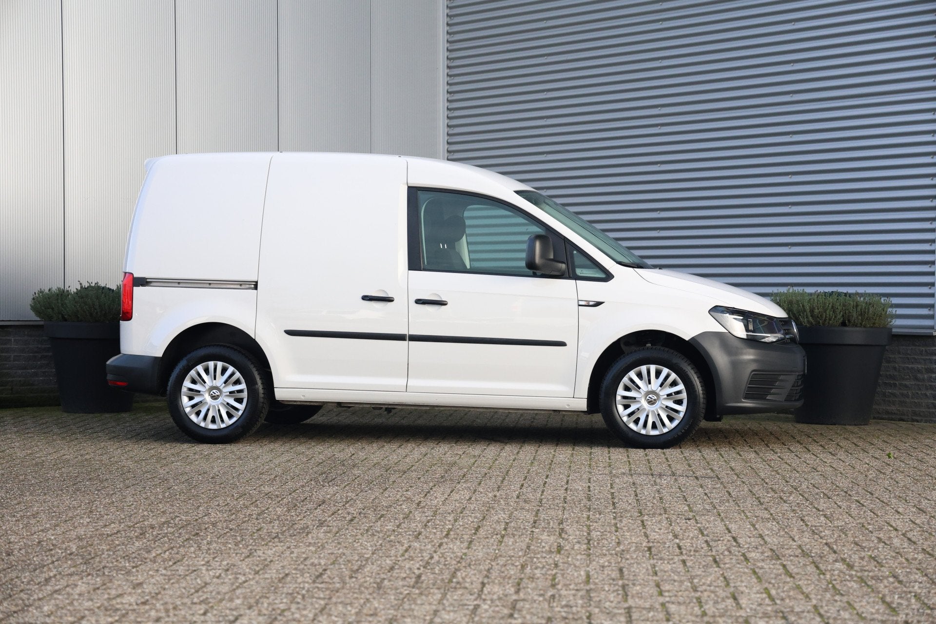 Volkswagen Caddy 1.2 TSI L1H1 BMT Airco|4S Band|Dealeronderh, Auto's, Voorwielaandrijving, Dealer onderhouden, Gebruikt, 4 cilinders