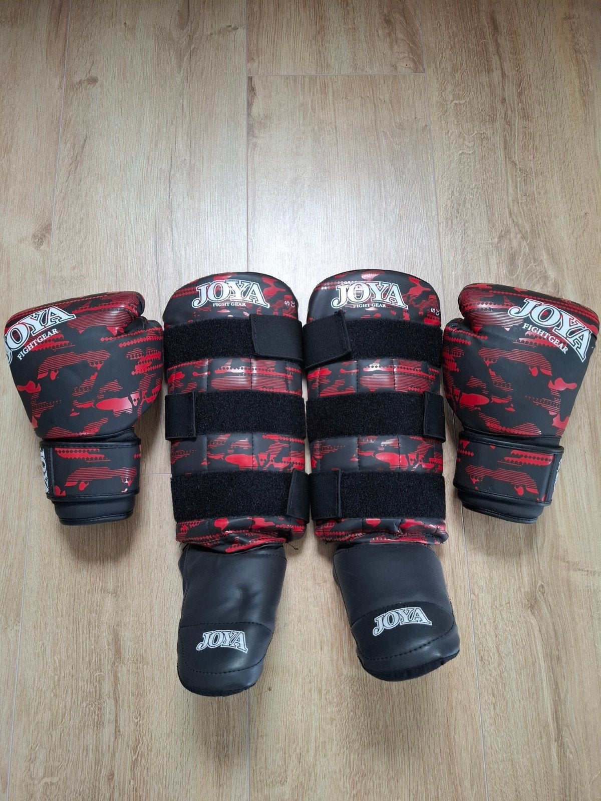 kickboks handschoenen en scheenbeschermers S /6, Gebruikt, Overige, Vechtsportbescherming, Ophalen of Verzenden