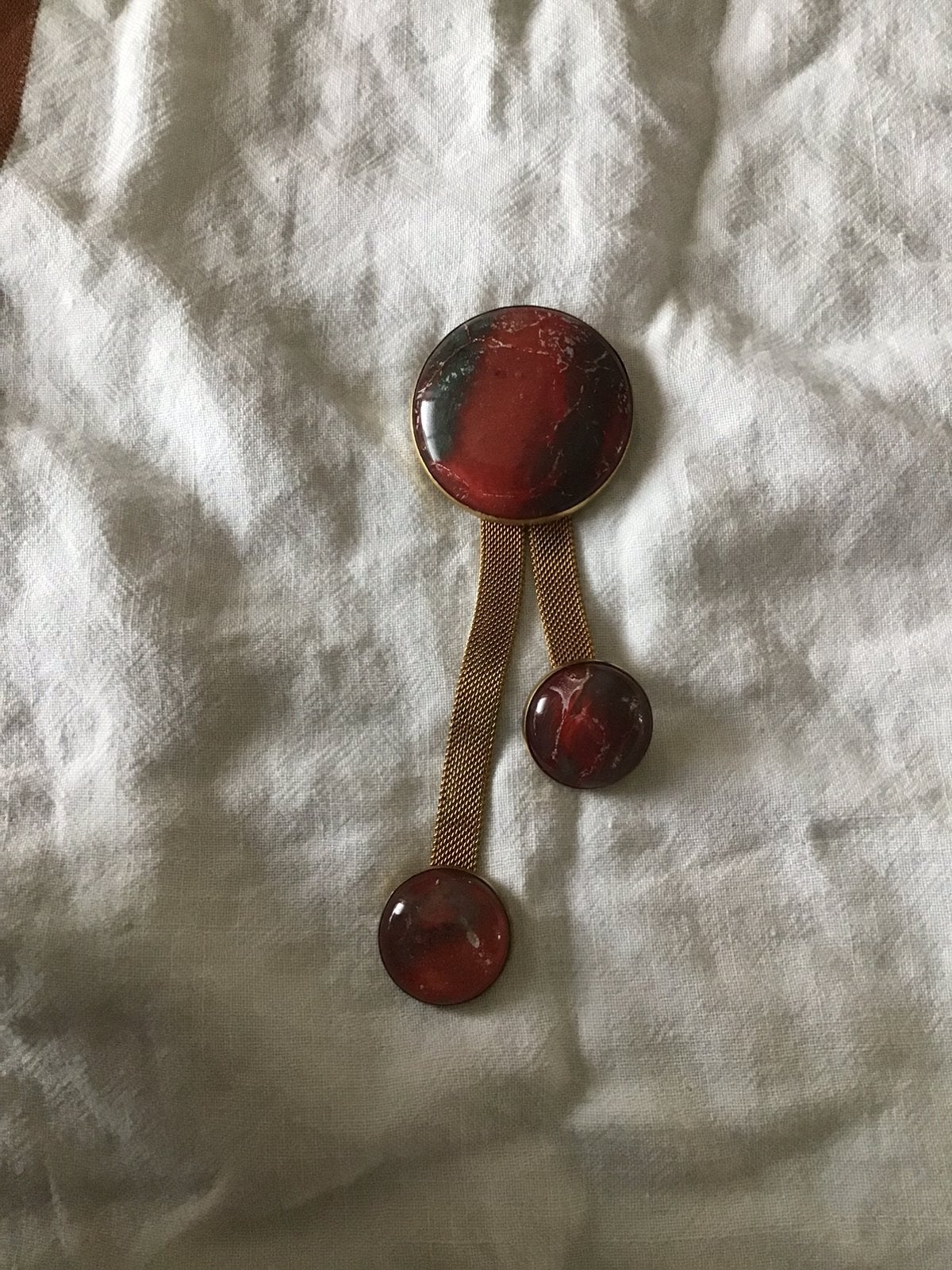 Vintage klem voor sjaal,of colbert jaren 70, Sieraden, Tassen en Uiterlijk, Broches, Brons, Gebruikt, Ophalen of Verzenden, Met edelsteen