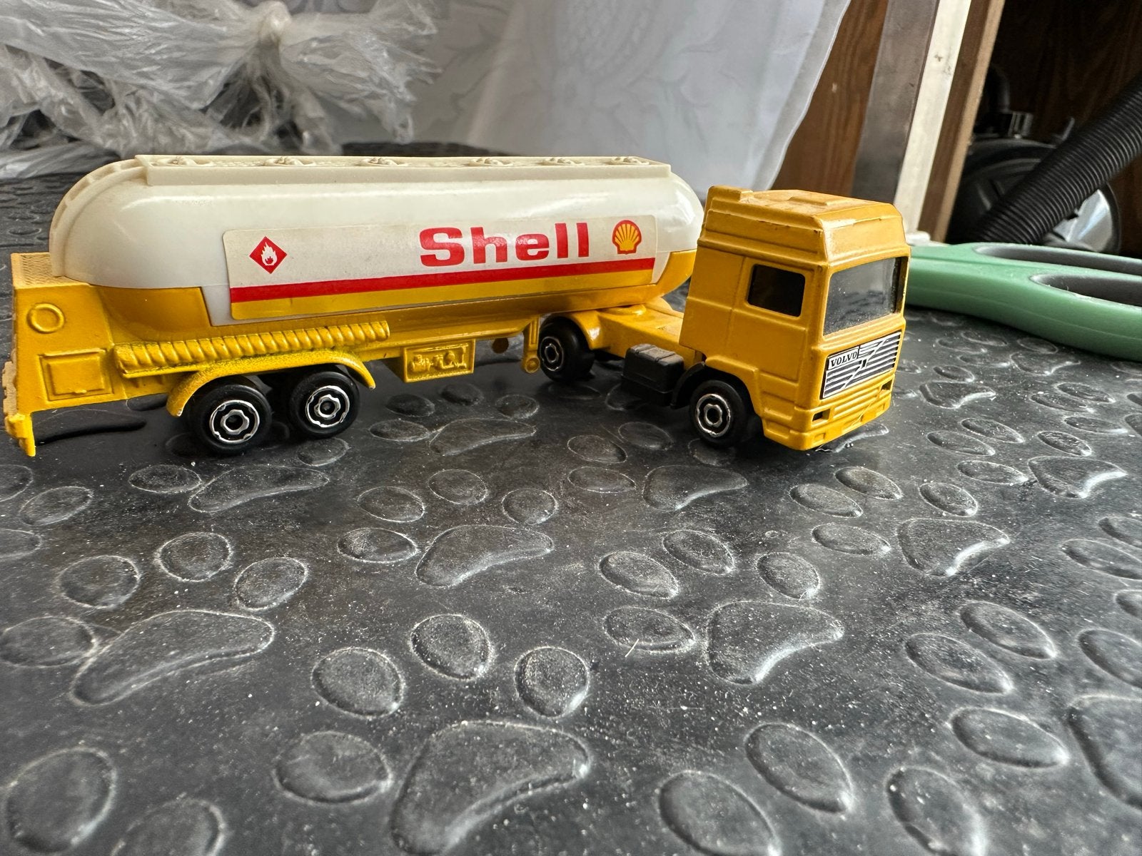 Shell Tankwagen Volvo Speelgoedvrachtwagen, Ophalen of Verzenden, Gebruikt