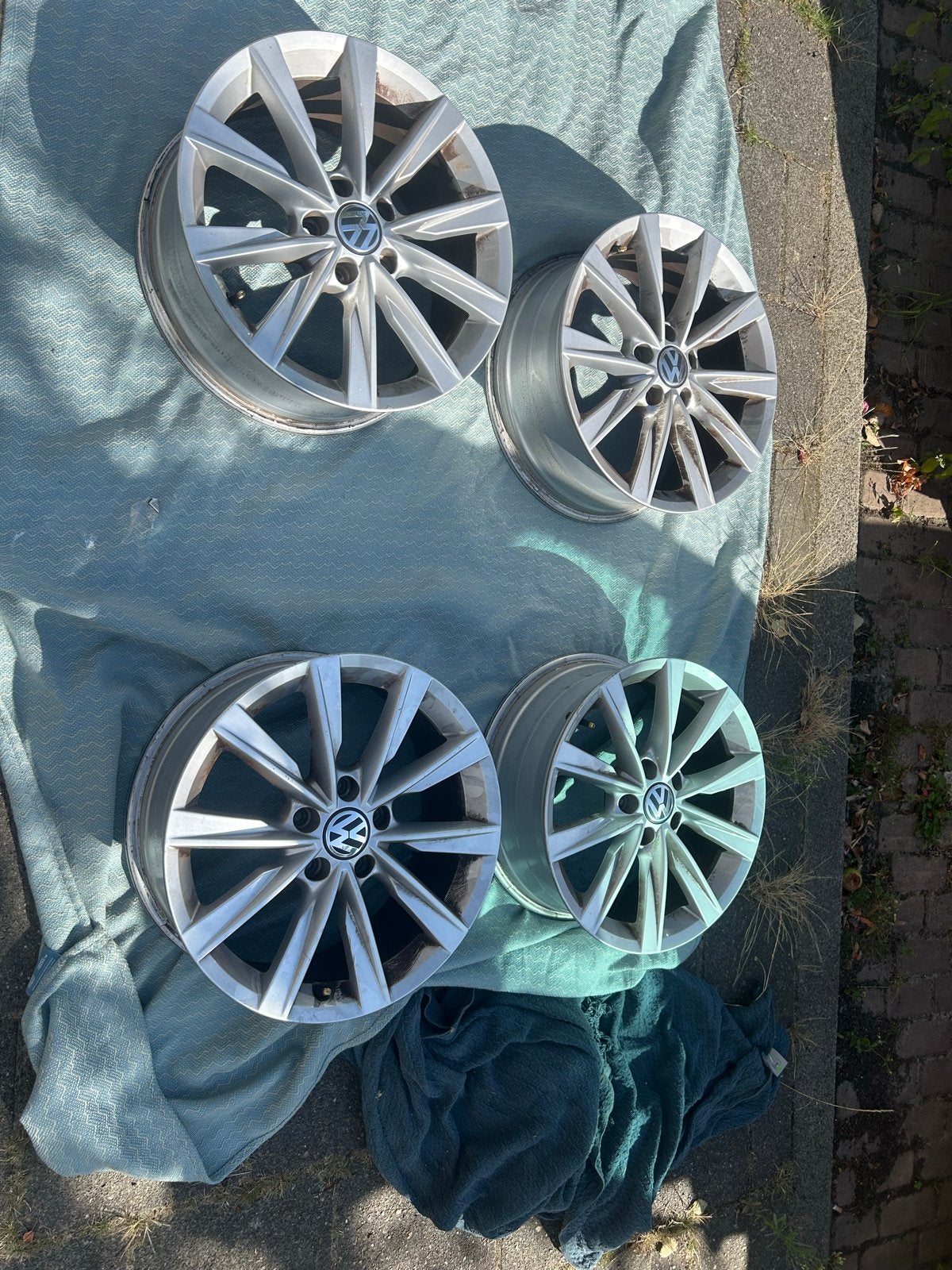 Originele VW Tiguan Velgen 17 inch geen stoeprand schade!, Velg(en), 17 inch, Terreinwagen, Gebruikt