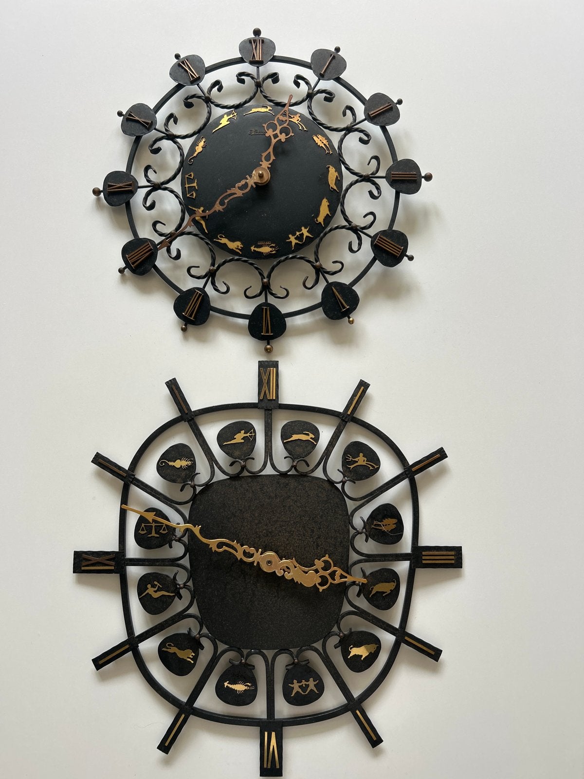 Set van 2 Vintage Dierenriemklokken: Hermle & Junghans, Antiek en Kunst, Ophalen of Verzenden