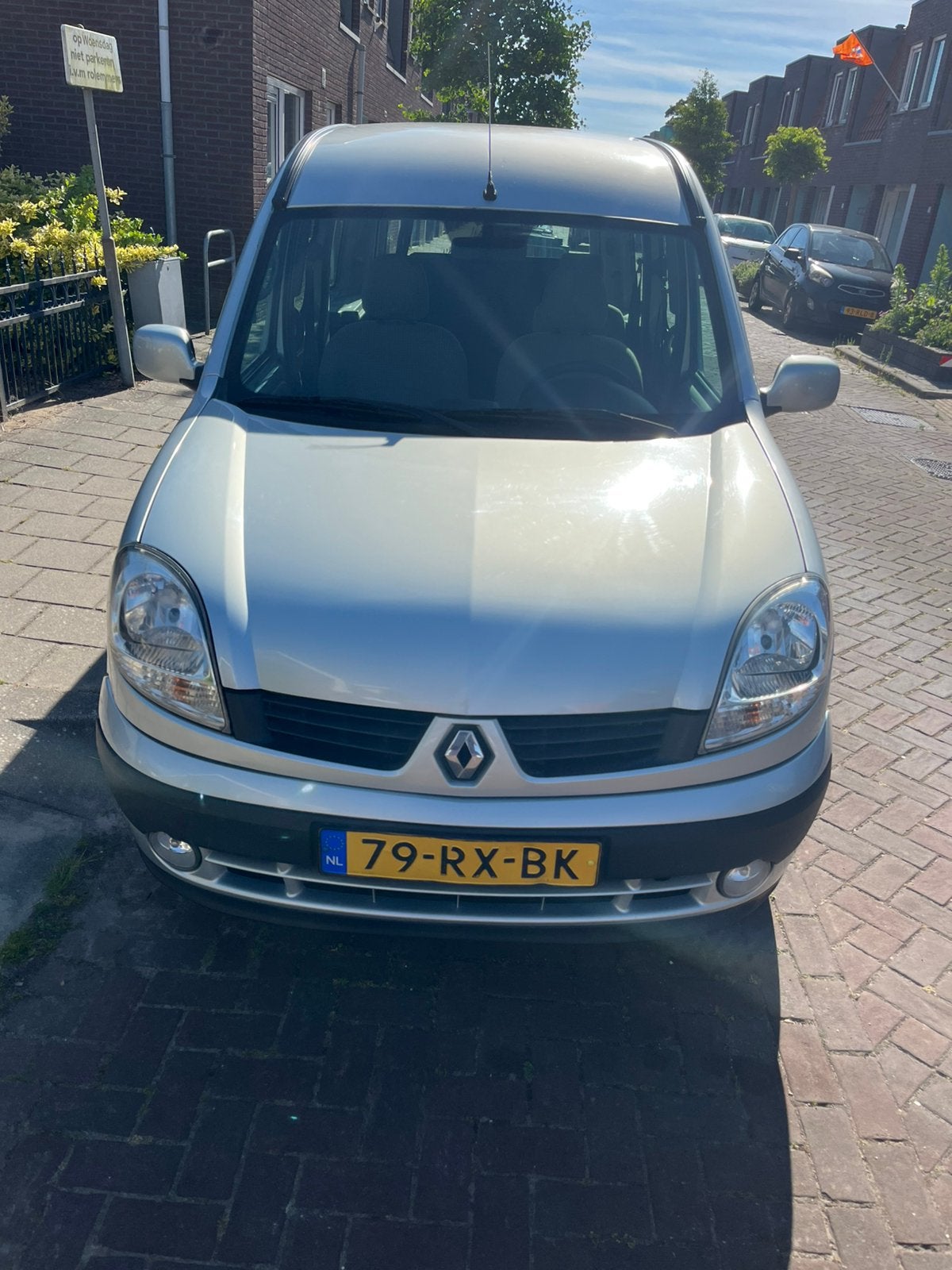 Renault Kangoo 1.6 2005 rolstoelauto, Stof, Metallic lak, 750 kg, 4 stoelen
